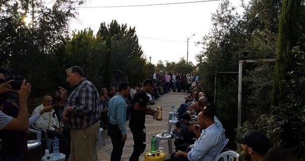 Sit-in in Shuweika suburb in solidarity with Na'alwa family