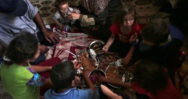 PA cuts social allowances to 80,000 poor families in blockaded Gaza