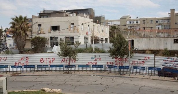 Israel defiles Muslim cemetery in Jaffa to build shelter for Jews