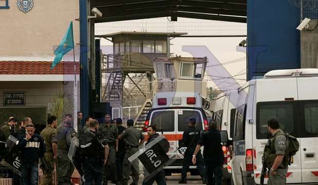 IPS to transfer 60 minors from Ofer jail, without adult escort