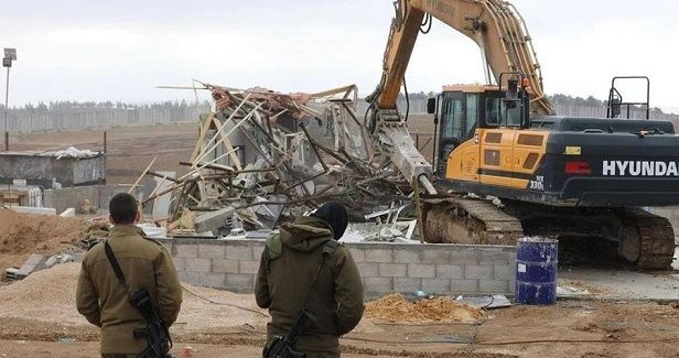 Israeli authorities raze Palestinian stores in Ramla City