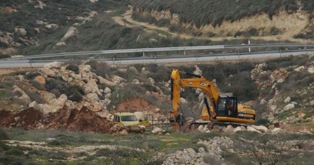 Jewish settlers raze Palestinian land to expand illegal settlement