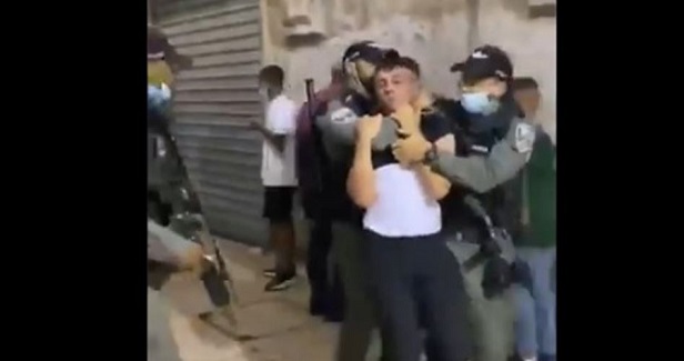 Israeli police brutally beat, detain three teens in Jlem Old City