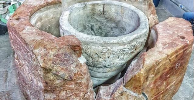 Palestinians announces the discovery of an important archaeological piece during the restoration works in Nativity Church