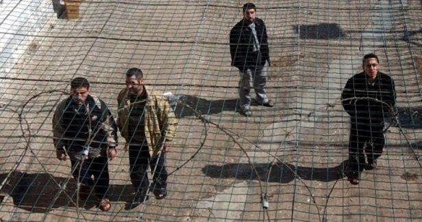 Israeli soldiers search Palestinian prisoner�s female relatives