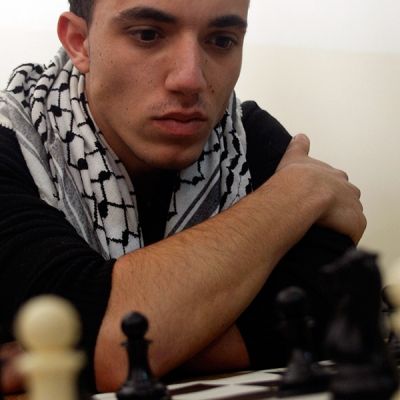 YOUNGER PALESTINIANS MORE MODERATE ON TACTICAL ISSUES, BUT NOT ON LONG-TERM PEACE WITH ISRAEL