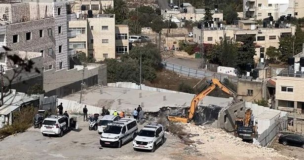 IOA razes bakery in J�lem, house in Ramallah