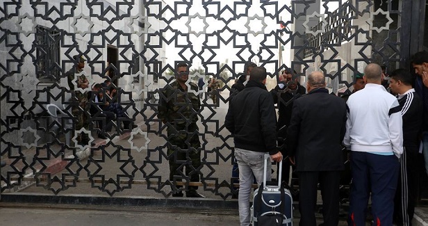 Passengers return to Gaza after Rafah crossing opened for few hours