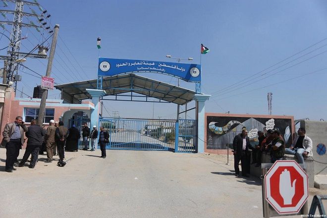 Israel force Gazans to give up information to travel through Erez