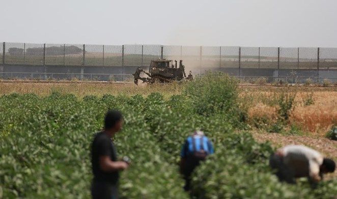 IOF teargases farmers in southern Gaza