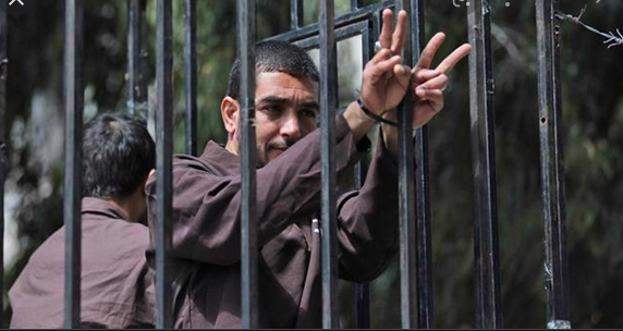 Palestinian detainees fight back behind bars