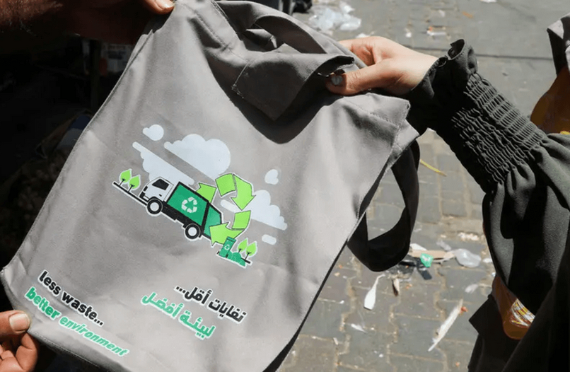 Gaza campaign aims to replace plastic bags with cloth ones