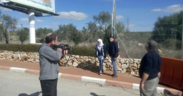 IOF arrests minor girl in al-Khalil for alleged knife possession