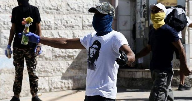 Israeli police storm Isawiya, clash with local residents