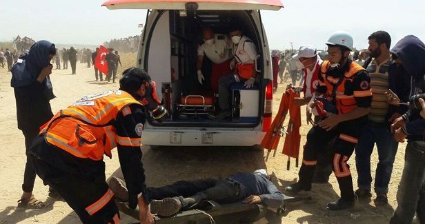 12 injured east of Gaza, Palestinian succumbs to his wounds