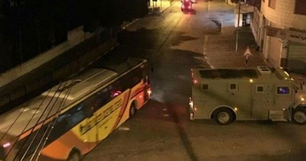 Scores of settlers and soldiers storm Nablus city for rituals