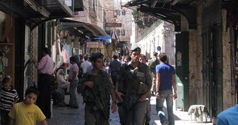 Israeli police close shops in Occupied Jerusalem