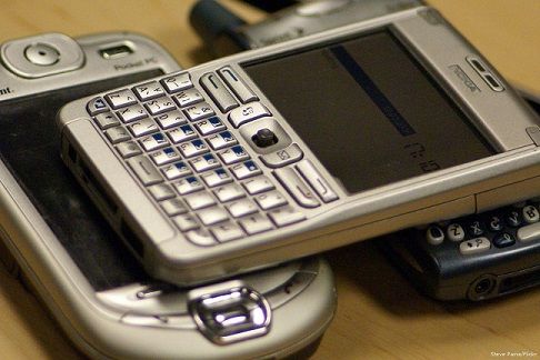 Israeli Minister holds emergency meetings after Egypts disruption of mobile