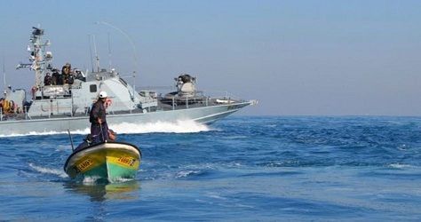 Fisherman wounded by Israeli navy north of Gaza