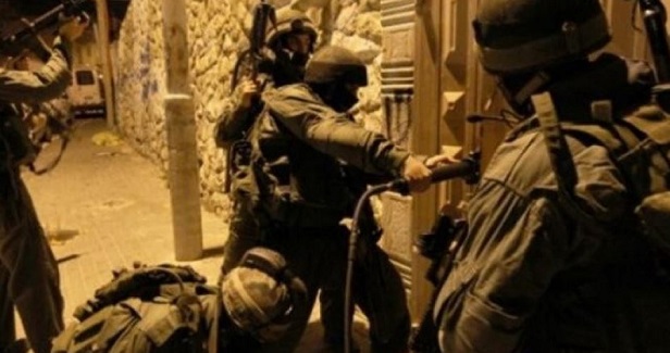 IOF storms W. Bank areas, kidnaps Palestinians