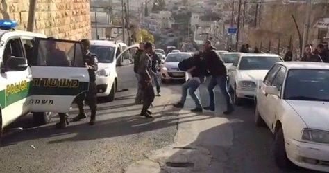 5 Jerusalemites arrested during violent raid campaign in Silwan