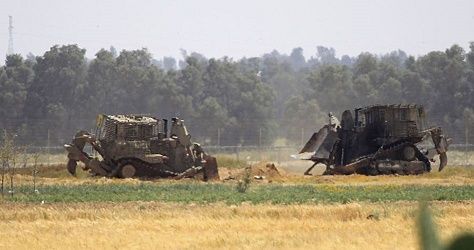 Israeli bulldozers raze lands during limited incursion into Gaza