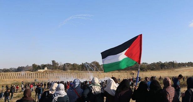 Israeli forces injure 50 Palestinians in Gaza marches