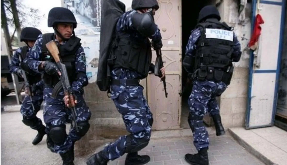 Fearing Israel invasion, PA destroy secret documents