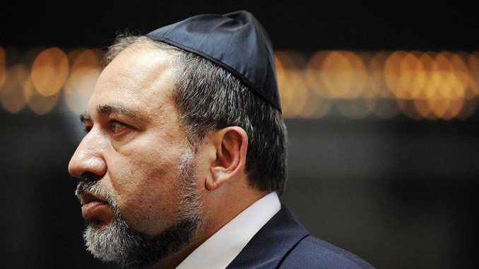 Lieberman Calls on Hamas to Deal with Israel over Captured Soldiers