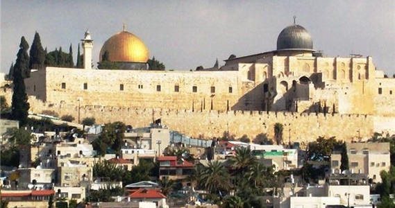 Israeli authorities grab Palestinian land near Aqsa Mosque