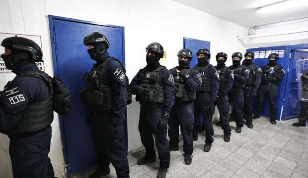 Palestinian prisoners disband committees representing them