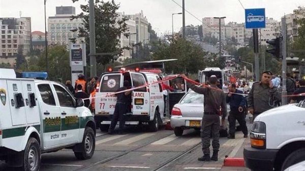 Between Confrontation and Waiting Policy