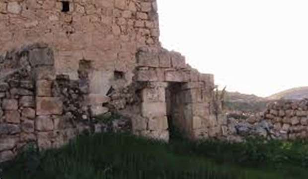 Villagers foil settlers attempt to excavate historic site in Nablus
