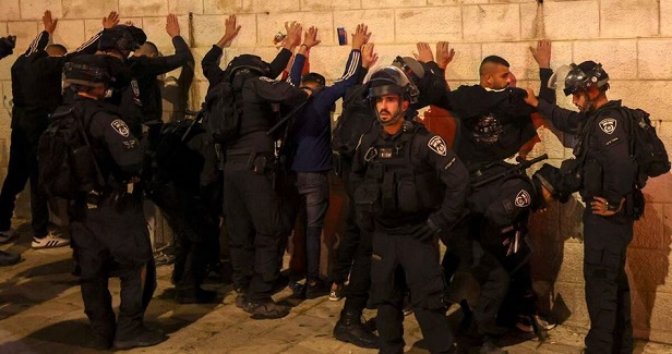Eight Palestinians kidnaped by IOF in J’lem and W. Bank