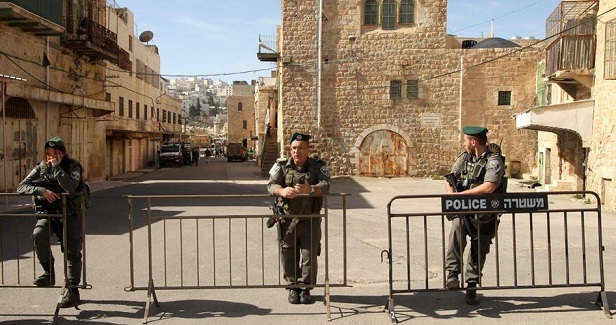 22,000 Israeli settlers storm Ibrahimi Mosque for Passover