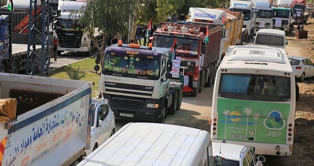 Truck rally in Gaza in protest at poor economic conditions
