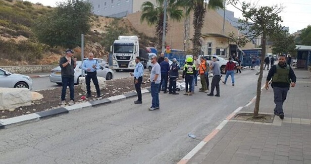 Three settlers killed, three others injured near Ariel settlement