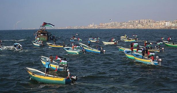 Israeli navy intercepts anti-siege boat parade off Gaza shore