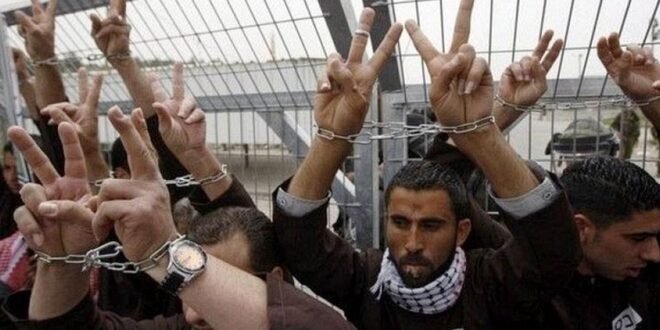 Palestinians detained in the Israeli jails protest against Israel Prison Services