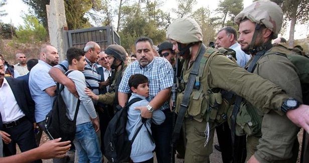 IOF harasses school students, blocks their way in Nablus
