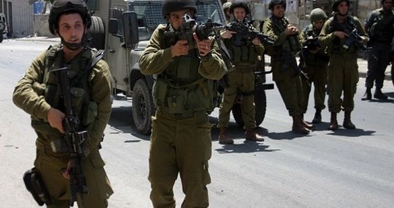 IOF investigates Palestinians in Tubas