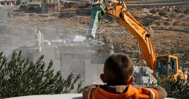 Mother with eight kids homeless after IOA razes their home in J�lem