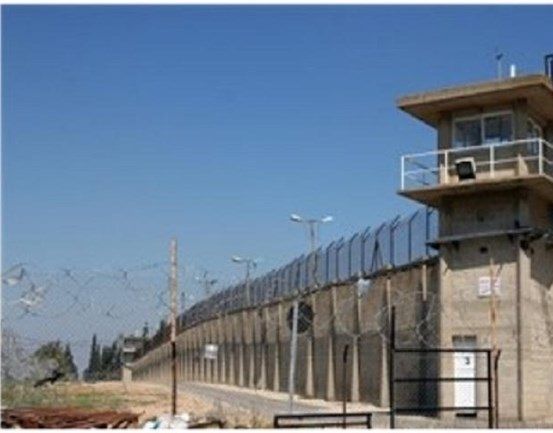 Israel releases Palestinian after serving 17 years in prison