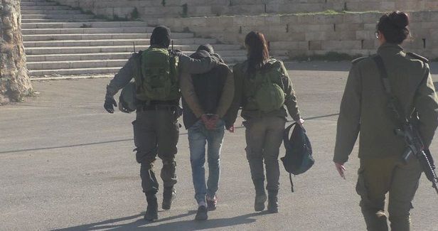 IOF arrests Palestinian near Ibrahimi Mosque