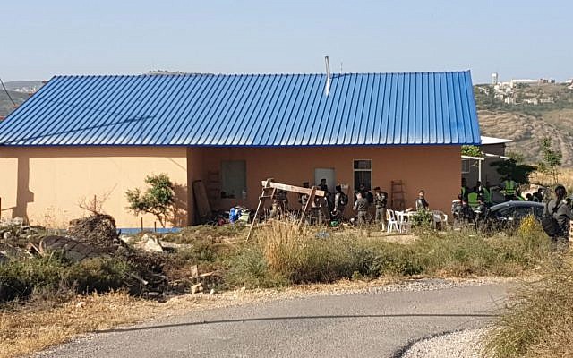 Border cops raze three buildings at illegal northern West Bank outpost
