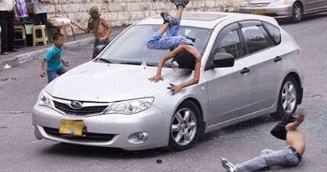 Israeli policeman runs over Palestinian child