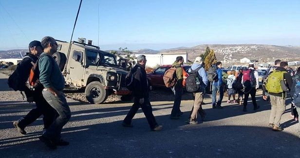 Palestinians injured after settlers and soldiers storm Beita town