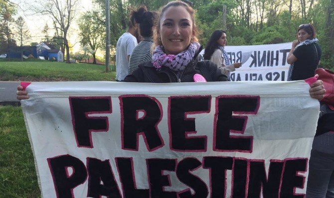 Israel denies entry to Jewish-American boycott activist