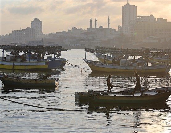 Israeli naval forces open fire at Gazan fishermen