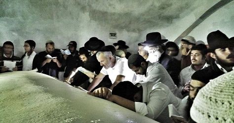 Israeli armed settlers storm Salfit town